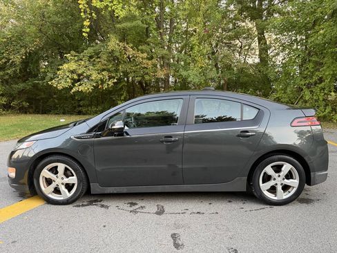 Used 2015 Chevrolet Volt w/ Enhanced Safety Package 1 image 3