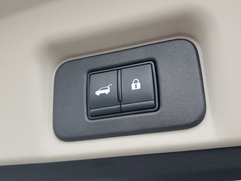 Certified 2025 Nissan Ariya FWD image 8