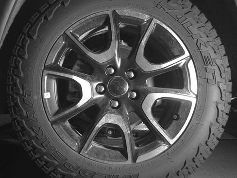 Used 2025 Jeep Compass Trailhawk AWD/4WD image 14
