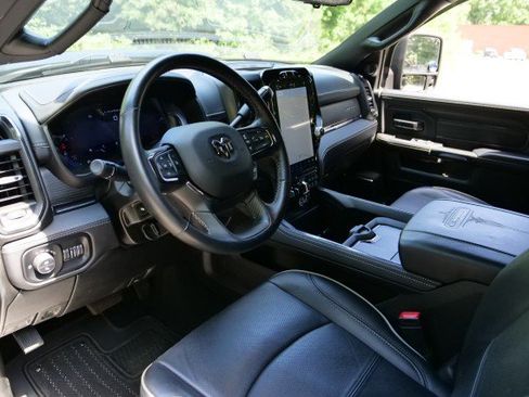 Used 2024 RAM 3500 Limited AWD/4WD image 18