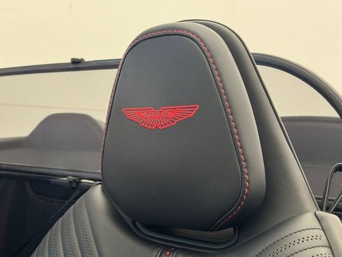 Used 2023 Aston Martin DB11 Volante image 5