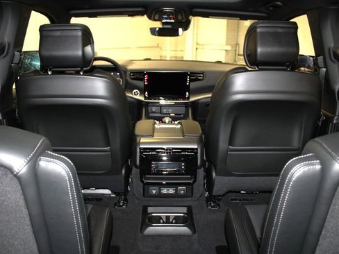 New 2025 Jeep Wagoneer L Series II image 38