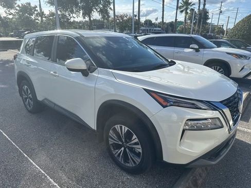 Used 2023 Nissan Rogue SV FWD image 3