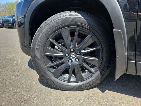 Used 2019 Toyota Highlander SE AWD/4WD image 14