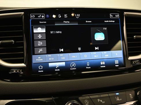 Used 2024 Chrysler Pacifica Touring-L FWD image 23