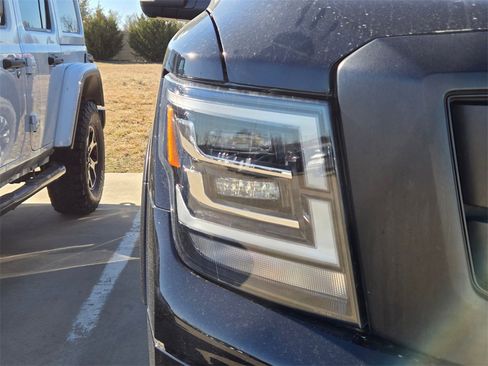 Used 2024 Nissan Titan PRO-4X w/ Pro-4x Convenience Package image 22