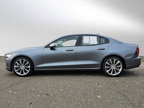 Certified 2021 Volvo S60 T6 Momentum w/ Premium Package image 4