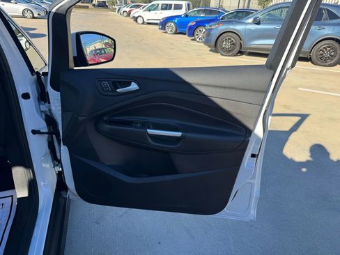 Used 2017 Ford C-MAX SE image 36