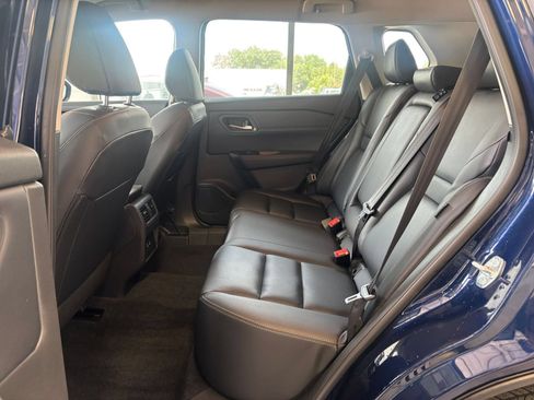 Used 2026 Nissan Rogue SL FWD image 28