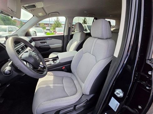 Used 2023 Honda Pilot LX image 2