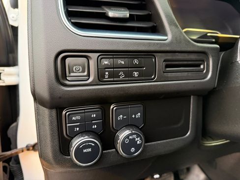 Used 2023 Chevrolet Suburban Z71 w/ Luxury Package AWD/4WD image 54