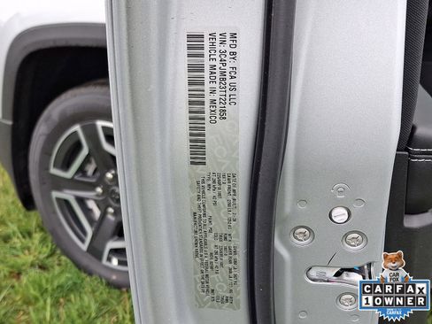 New 2026 Jeep Cherokee Laredo AWD/4WD image 11