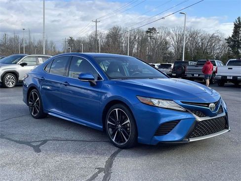 Used 2019 Toyota Camry XSE image 7
