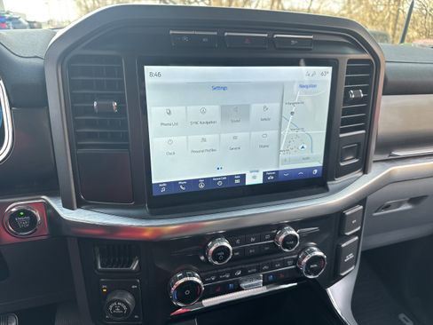 Used 2022 Ford F150 Lariat w/ Equipment Group 501A Mid image 18