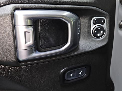 Used 2022 Jeep Wrangler Unlimited Rubicon 4xe image 34