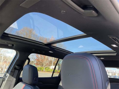 Used 2024 Chevrolet Traverse RS image 24