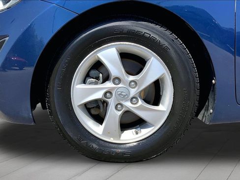 Used 2015 Hyundai Elantra SE FWD image 30