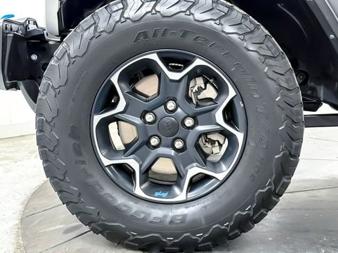 Used 2022 Jeep Wrangler Unlimited Rubicon 4xe AWD/4WD image 27