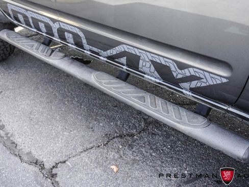 Used 2019 Nissan Frontier PRO-4X w/ Pro-4x Graphics Package image 14