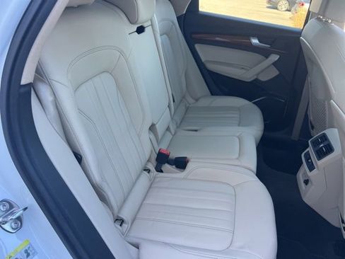 Used 2022 Audi Q5 2.0T Premium w/ Convenience Package image 39