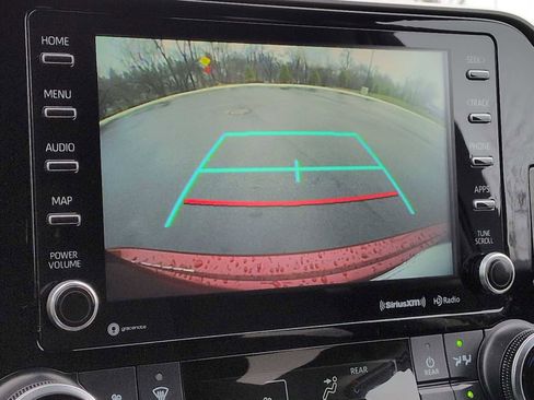 Used 2022 Toyota Highlander LE AWD/4WD image 28