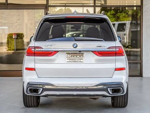 Used 2022 BMW X7 xDrive40i w/ M Sport Package AWD/4WD image 8
