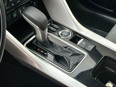 Used 2024 Mitsubishi Eclipse Cross SE image 21