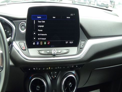 Used 2025 Chevrolet Blazer LT FWD image 24