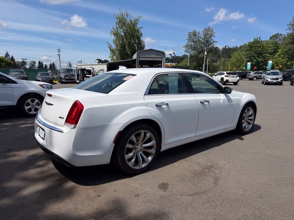 Used 2019 Chrysler 300 Limited RWD image 6