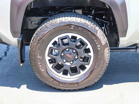 Certified 2024 Toyota Tacoma TRD Off-Road w/ TRD Off Road Upgrade Package AWD/4WD image 9