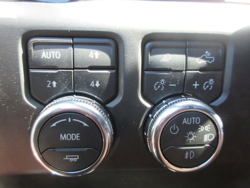 New 2026 GMC Sierra 3500 Denali Ultimate AWD/4WD image 18
