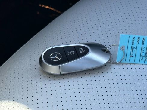 Used 2023 Mercedes-Benz GLC 300 image 40