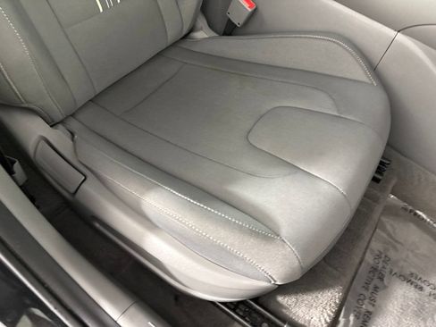 Used 2025 Hyundai Elantra SEL FWD image 31