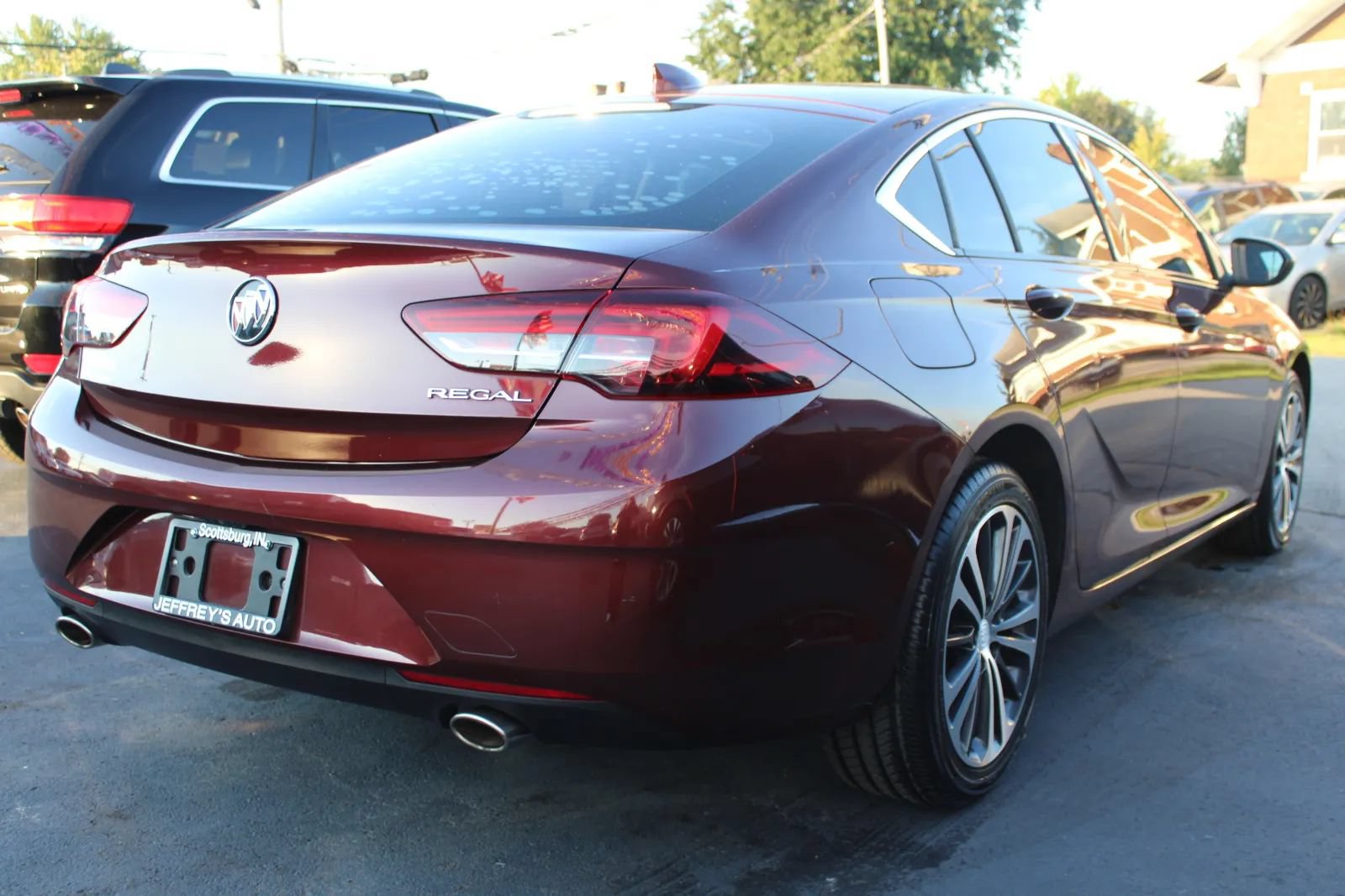Used 2019 Buick Regal Essence FWD image 4