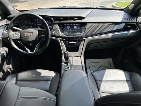 Used 2024 Cadillac XT6 Premium Luxury w/ Technology Package FWD image 10