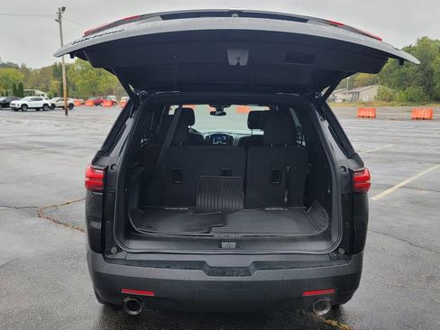 Used 2023 Chevrolet Traverse LT image 11