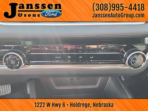 Used 2025 Chevrolet Equinox LT image 29