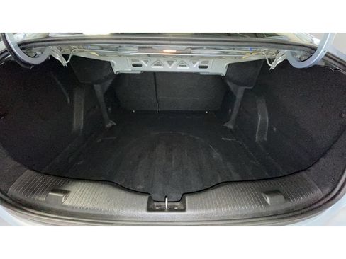 Used 2018 Chevrolet Cruze LT w/ Convenience Package FWD image 16