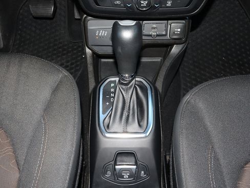 Used 2023 Jeep Renegade Latitude image 20