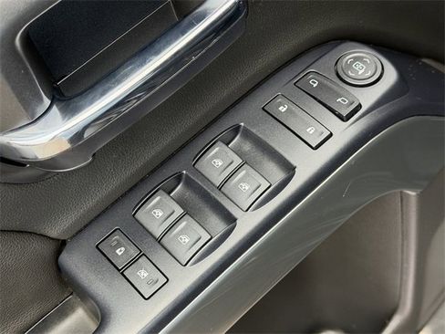 Used 2018 Chevrolet Silverado 1500 LT w/ Texas Edition image 24