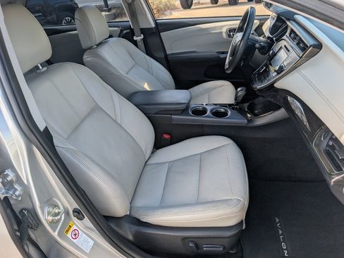 Used 2015 Toyota Avalon XLE Premium FWD image 8