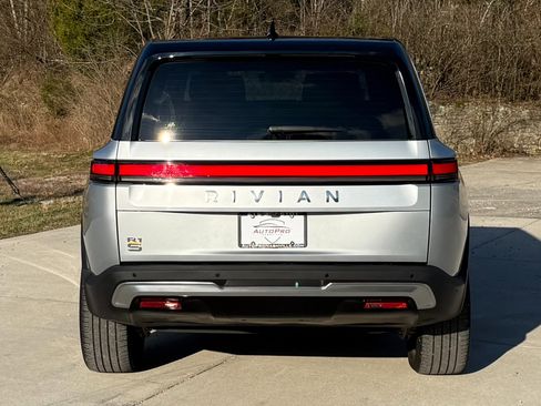 Used 2023 Rivian R1S Adventure image 6