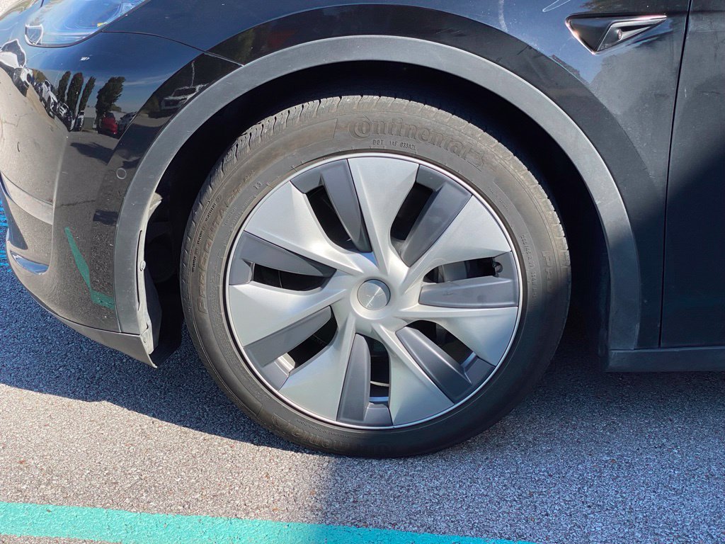 Used 2022 Tesla Model Y Long Range AWD/4WD image 5
