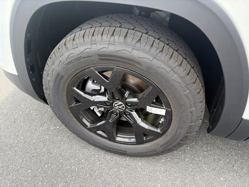 New 2026 Volkswagen Atlas Peak Edition AWD/4WD image 9