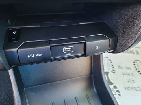 Used 2022 Kia Niro EX Premium w/ Cold Weather Package FWD image 16