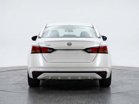 Used 2025 Nissan Altima 2.5 SV image 7