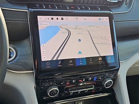 Used 2022 Jeep Grand Cherokee Overland image 18