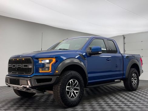 Used 2017 Ford F150 Raptor w/ Equipment Group 802A Luxury AWD/4WD image 2