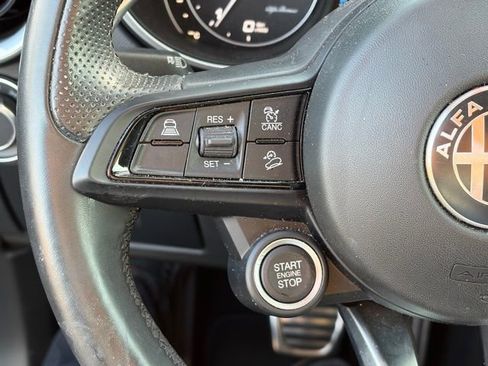 Used 2023 Alfa Romeo Stelvio Sprint image 21
