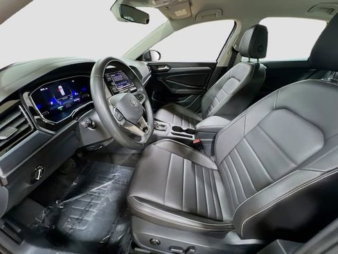 Used 2024 Volkswagen Jetta SE image 20